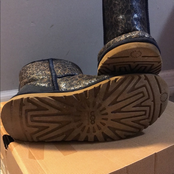 Animal print Ugg classic length boots - Picture 5 of 5